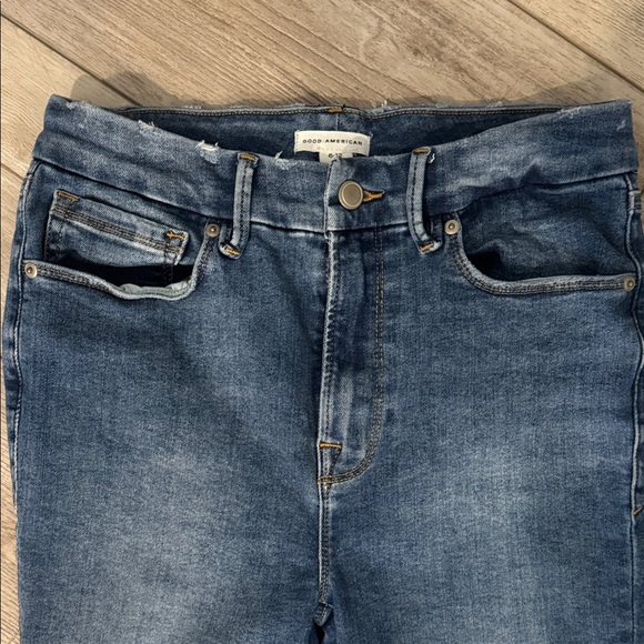 Good American Blue Straight Leg Jeans - Picture 3 of 15